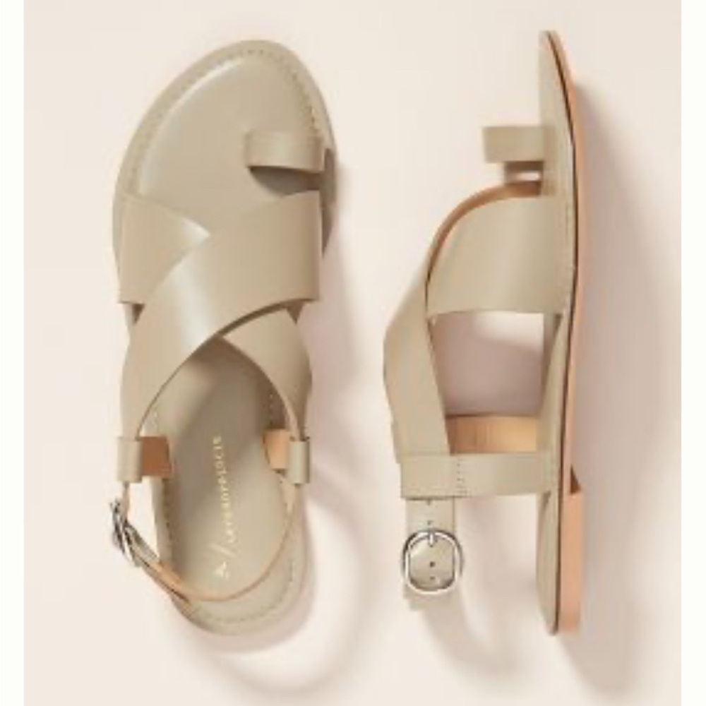 Women's Perdita Toe-Loop Sandals in Taupe by Anthropologie